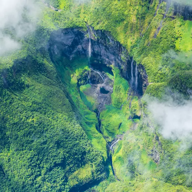 Survol du Trou de Fer avec Air Évasion Réunion